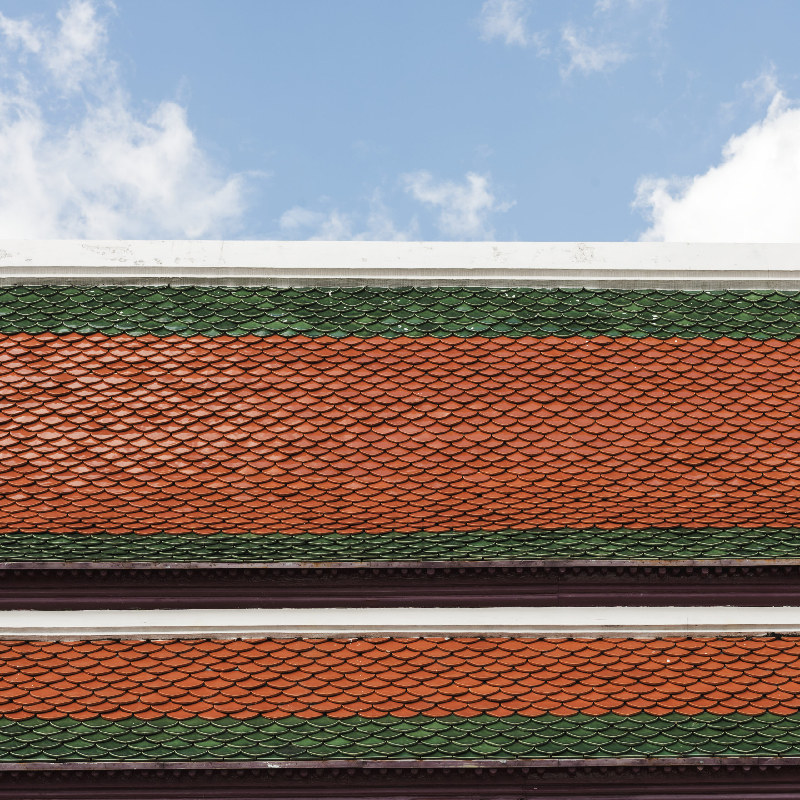 soft wash roof cleaning los angeles removing black streaks on tile roof